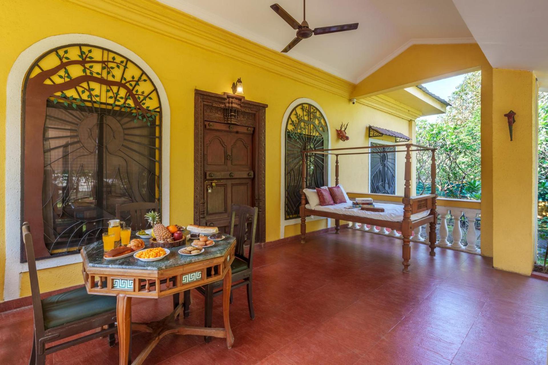 Vintage Estate - Lakeside Allure With Vintage Decor,A Plunge Pool & A Lawn Featuring A Charming Gazebo Karjat Exteriér fotografie