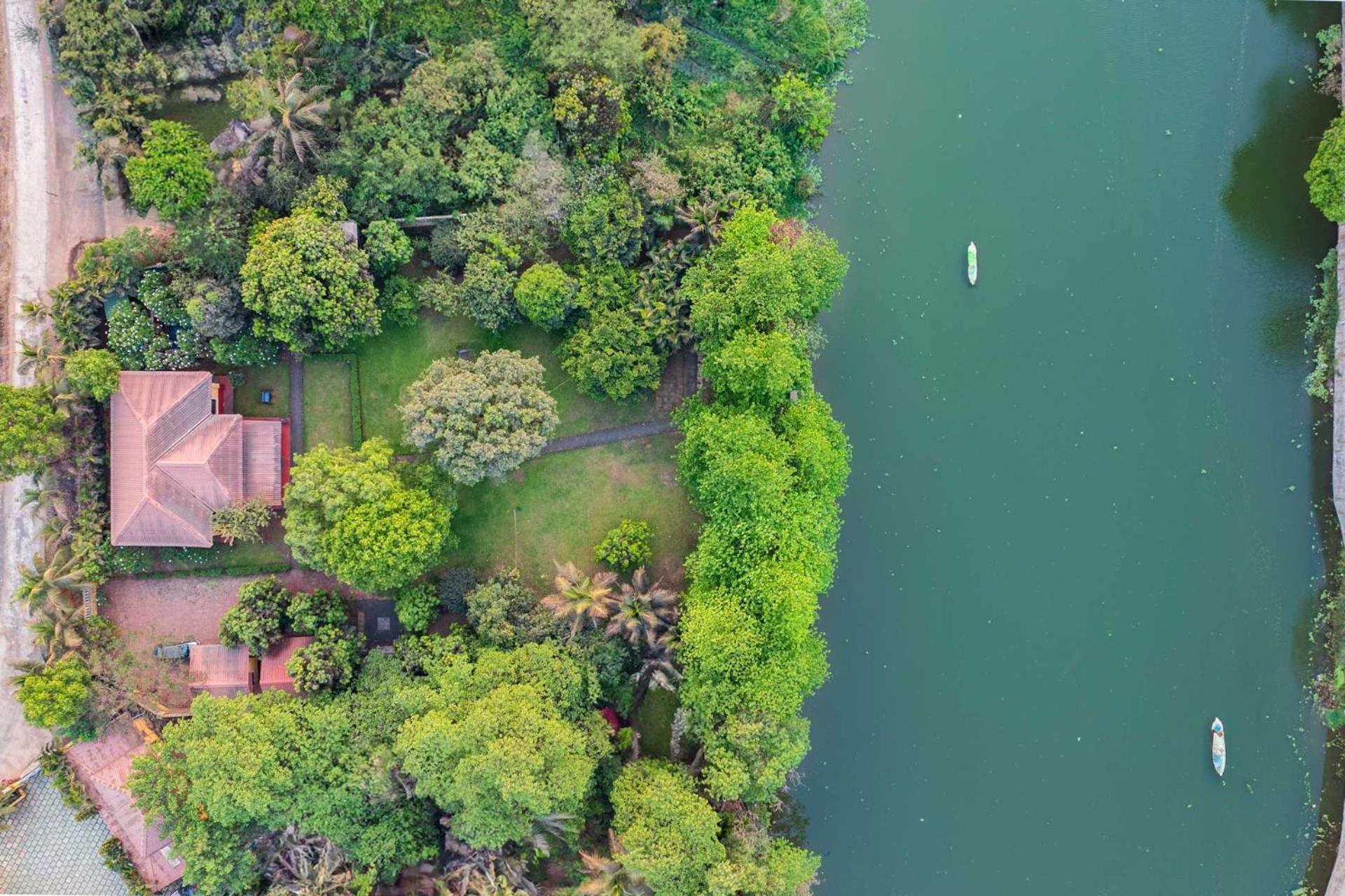 Vintage Estate - Lakeside Allure With Vintage Decor,A Plunge Pool & A Lawn Featuring A Charming Gazebo Karjat Exteriér fotografie