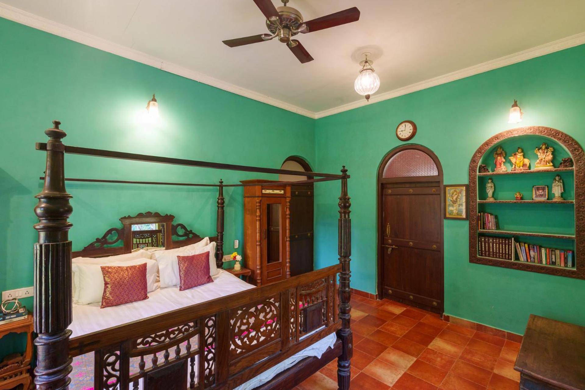 Vintage Estate - Lakeside Allure With Vintage Decor,A Plunge Pool & A Lawn Featuring A Charming Gazebo Karjat Exteriér fotografie