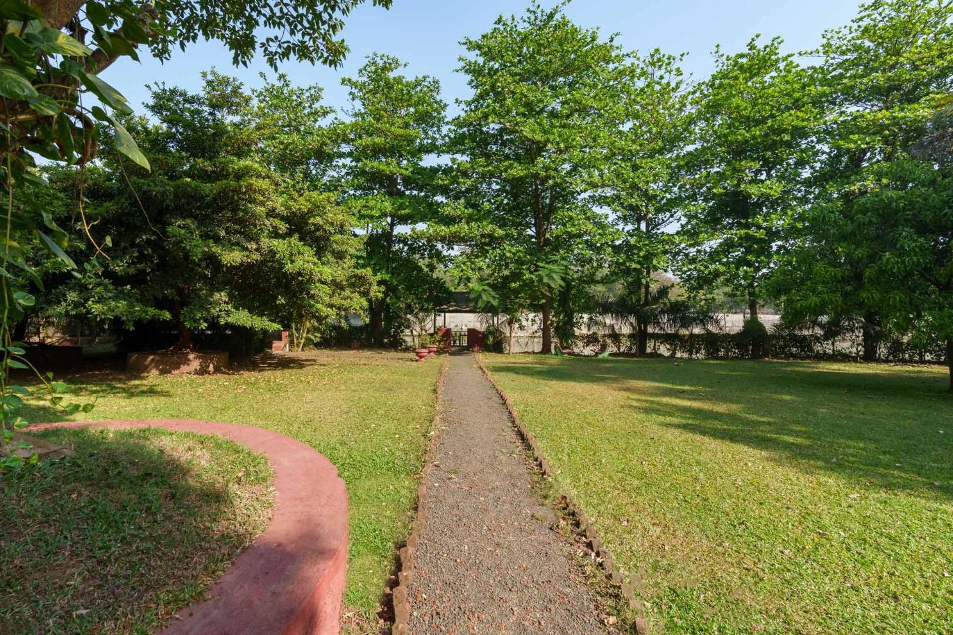 Vintage Estate - Lakeside Allure With Vintage Decor,A Plunge Pool & A Lawn Featuring A Charming Gazebo Karjat Exteriér fotografie