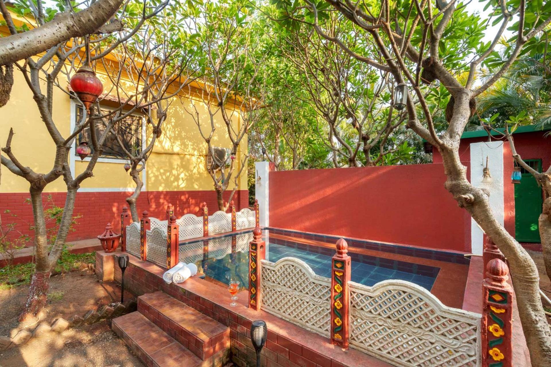Vintage Estate - Lakeside Allure With Vintage Decor,A Plunge Pool & A Lawn Featuring A Charming Gazebo Karjat Exteriér fotografie