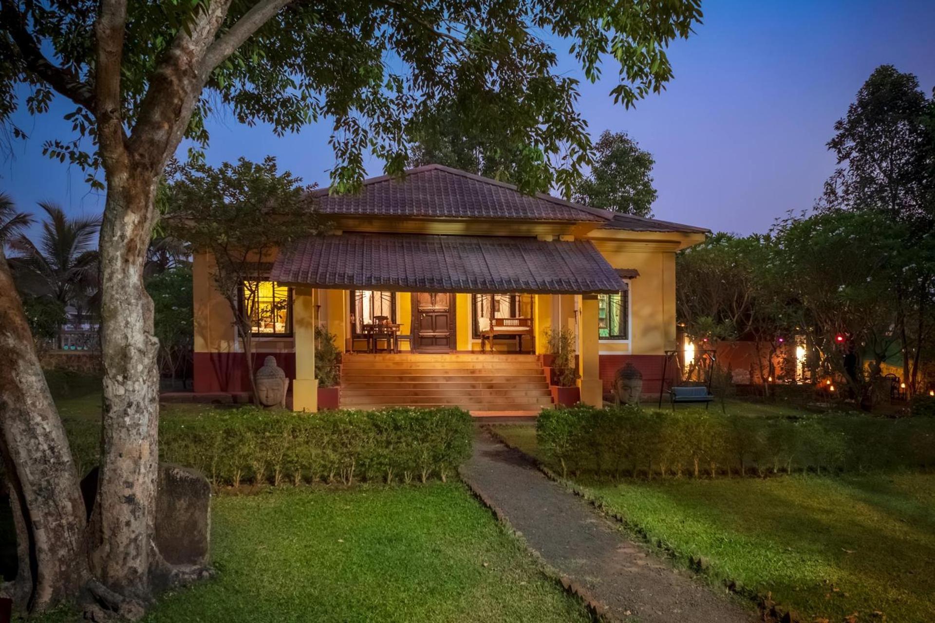 Vintage Estate - Lakeside Allure With Vintage Decor,A Plunge Pool & A Lawn Featuring A Charming Gazebo Karjat Exteriér fotografie